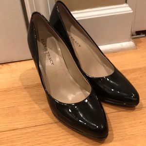 Ellen Tracy black pumps